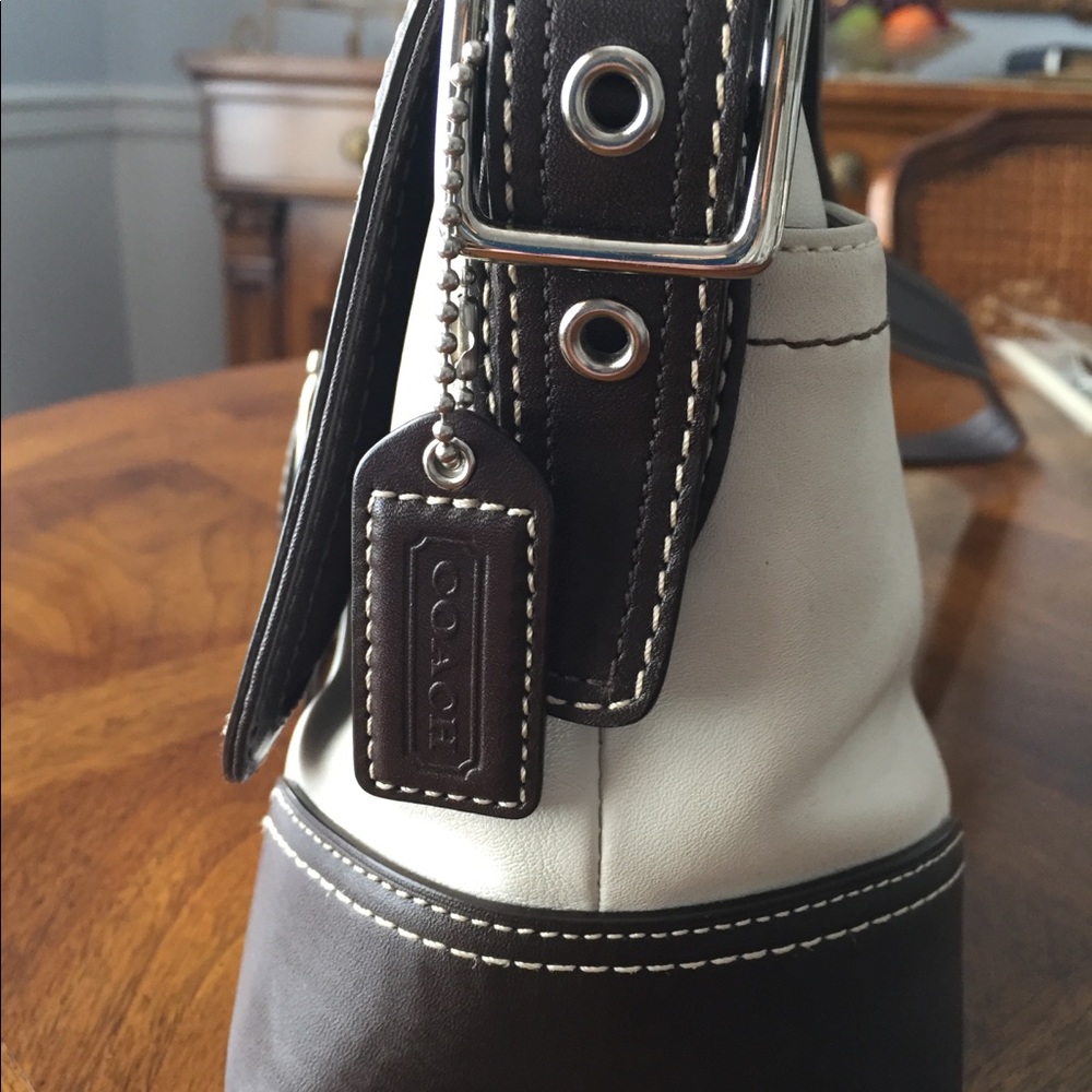 Coach purse - Picture 2 of 8
